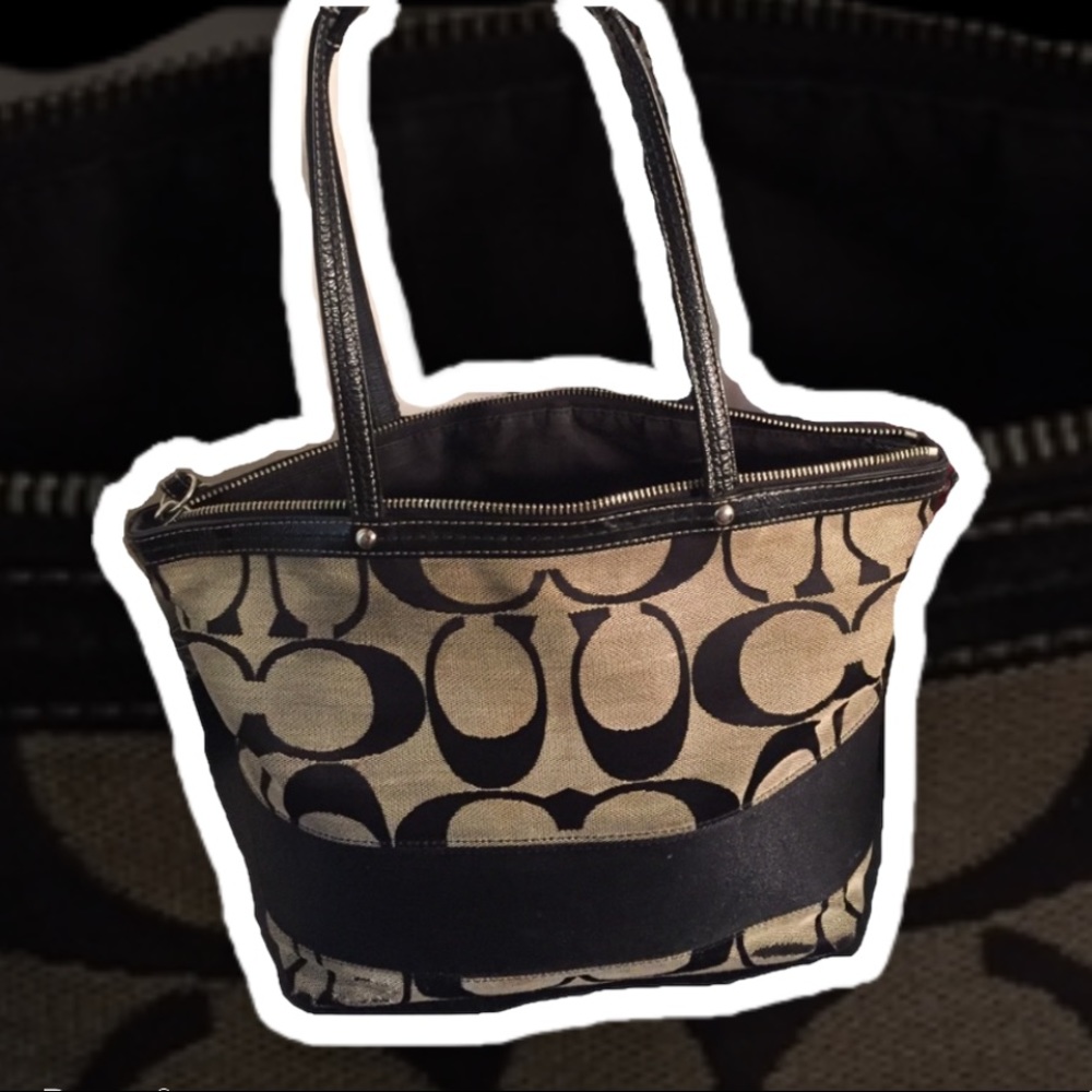 Medium Coach tote - Picture 1 of 9